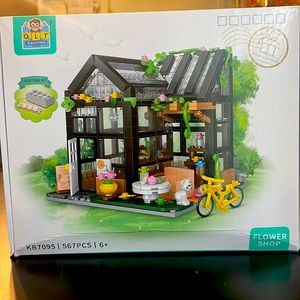 QLT Flower House Building Set for Kids